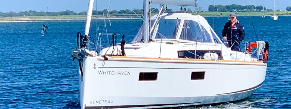 Oceanis 38.1 Whitehaven unter Maschine