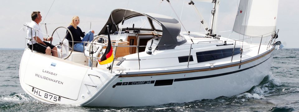 Bavaria cruiser 34 Larabay unter Segeln vor Heiligenhafen